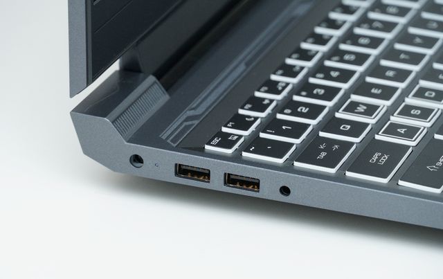 取舍有度高性价比 七彩虹隐星G15 隐姬游戏本首发测评(图8)