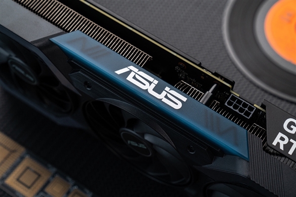 九游娱乐官网618人气爆款显卡！巨齿鲨4060天选4060显卡游戏神装(图8)