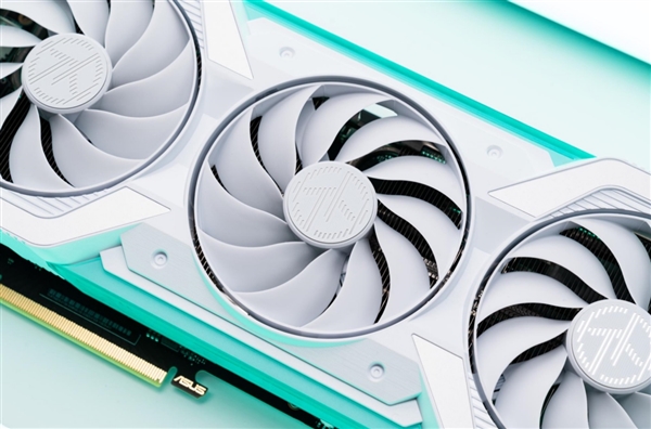 九游娱乐官网618人气爆款显卡！巨齿鲨4060天选4060显卡游戏神装(图9)